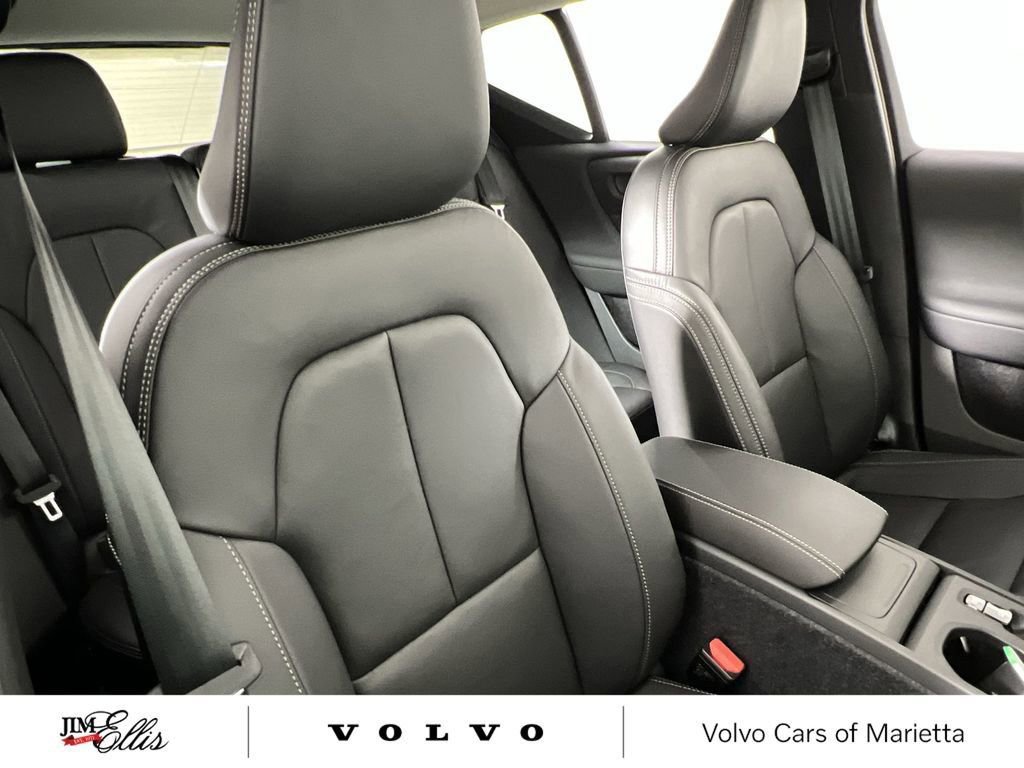 Certified 2026 Volvo XC40 B4 Core FWD image 25