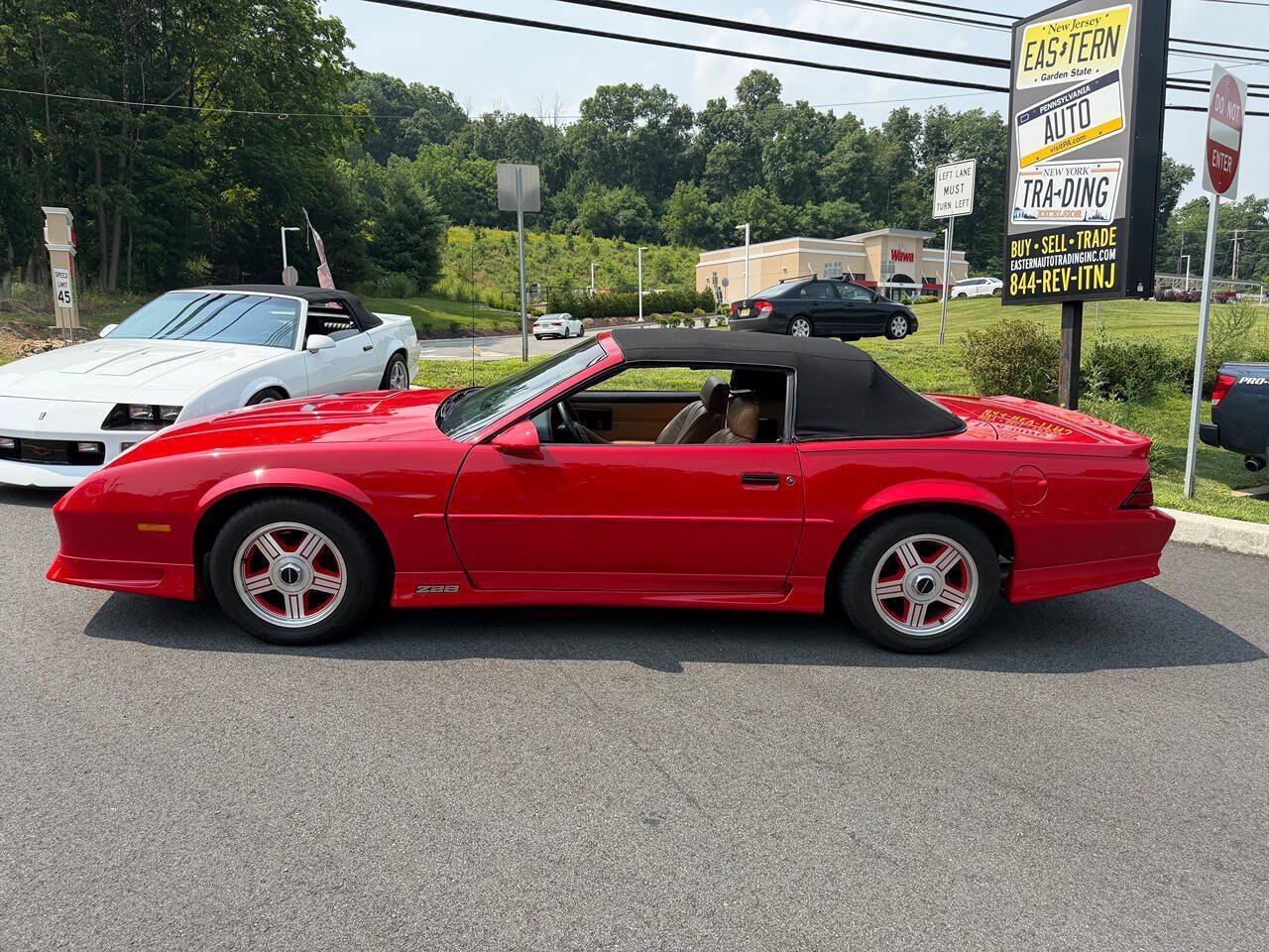 Used 1991 Chevrolet Camaro Z28 RWD image 4