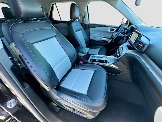 Used 2024 Ford Explorer XLT w/ Equipment Group 202A image 28