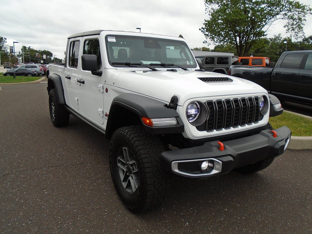 Used 2026 Jeep Gladiator Mojave AWD/4WD image 2