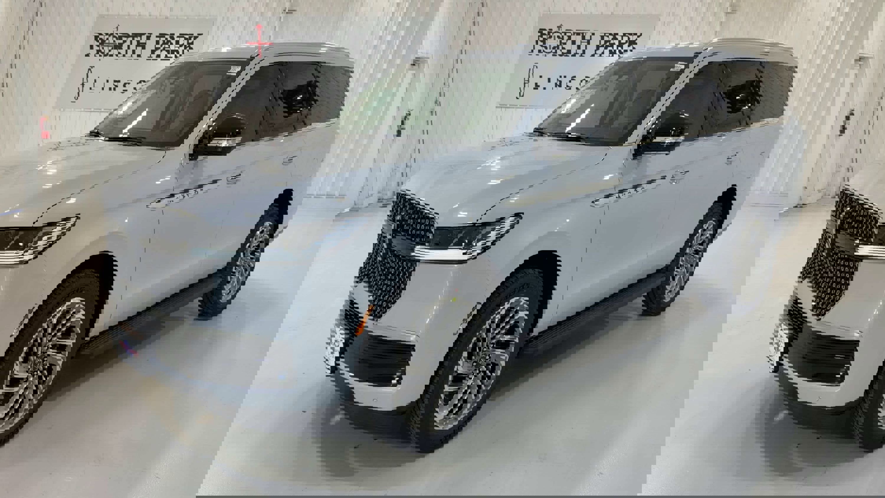 New 2026 Lincoln Navigator Premiere image 5