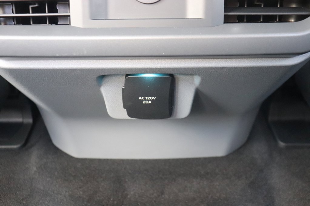 Used 2025 Ford F150 Lightning XLT image 20