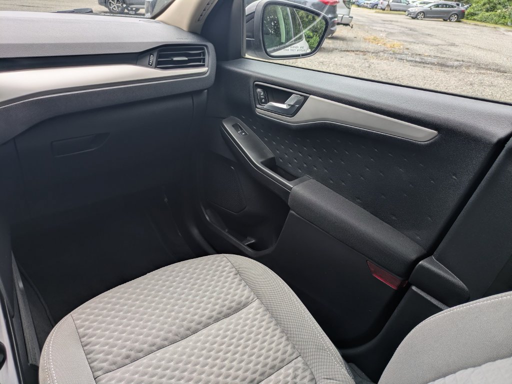 Used 2020 Ford Escape SE Sport FWD image 17