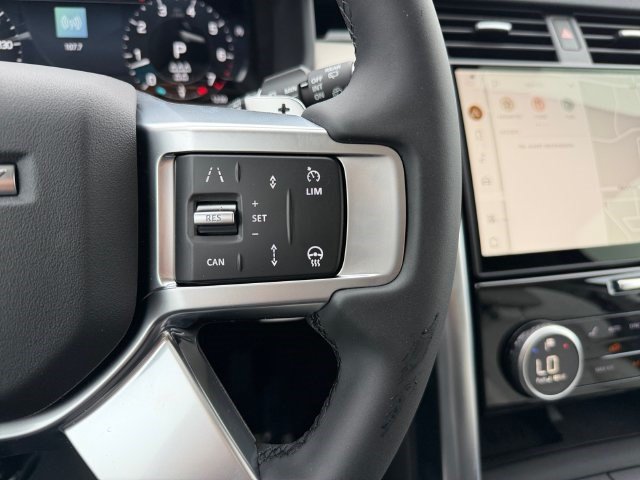 New 2026 Land Rover Discovery S AWD/4WD image 23