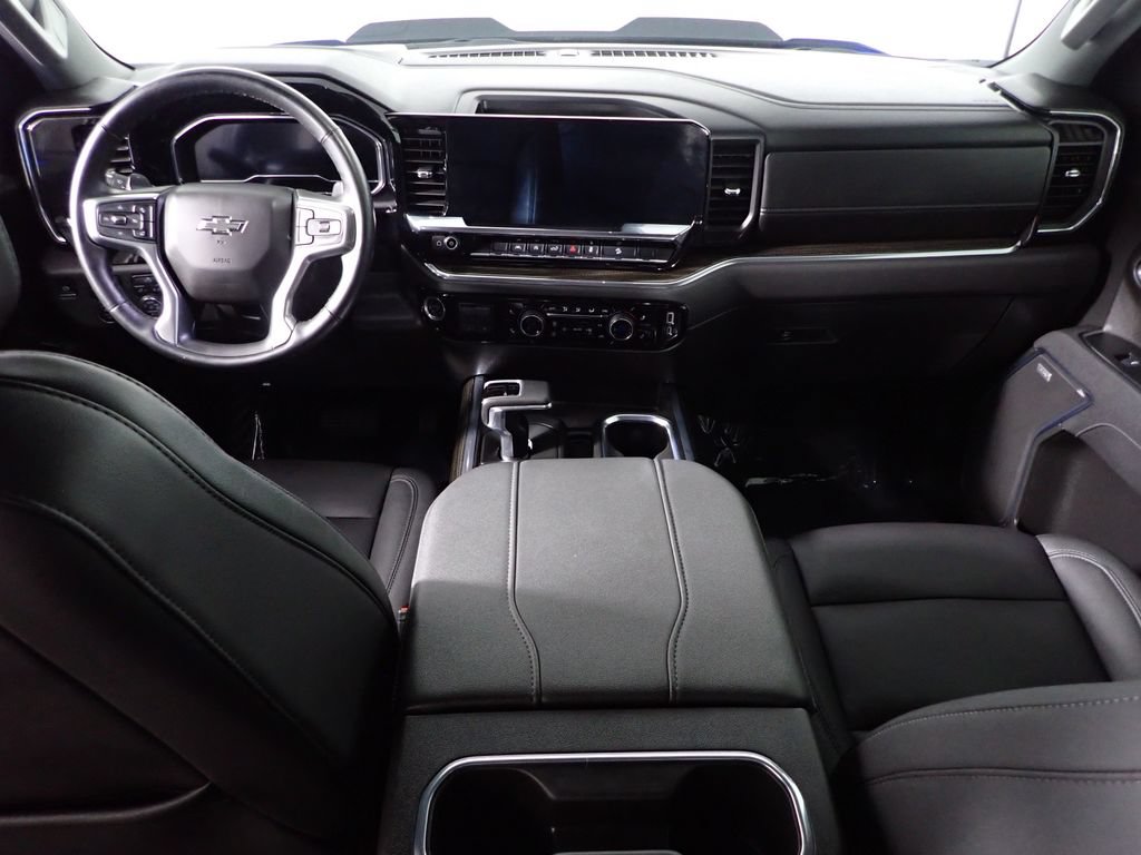 Used 2025 Chevrolet Silverado 1500 LT Trail Boss w/ Convenience Package II AWD/4WD image 31