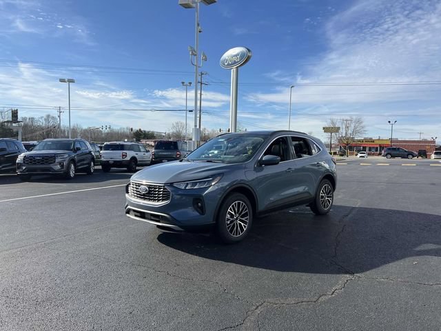New 2025 Ford Escape SE FWD image 3