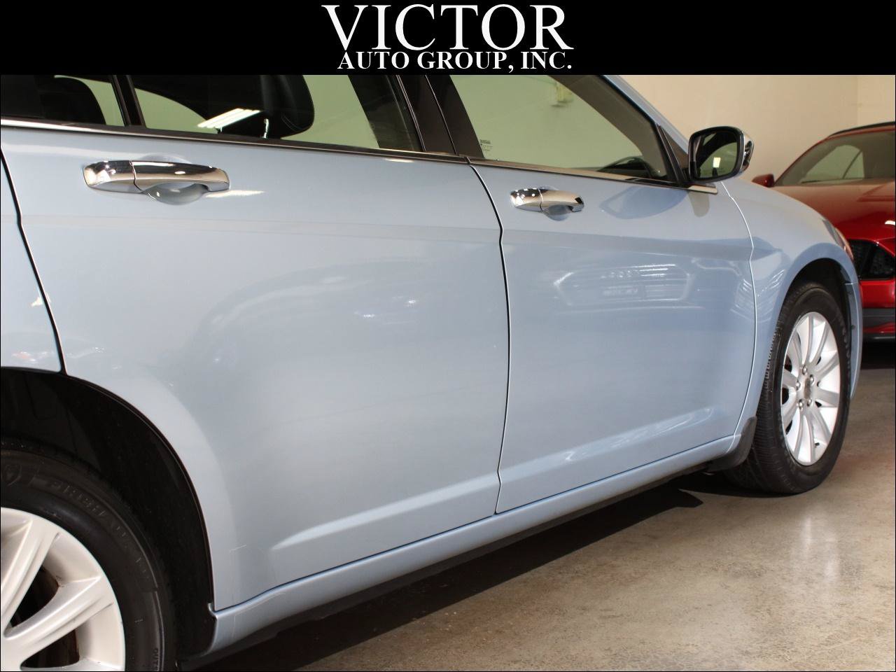 Used 2013 Chrysler 200 Limited FWD image 13