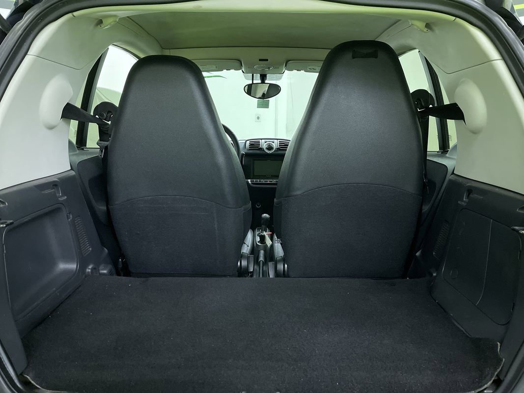 Used 2013 smart fortwo pure image 22