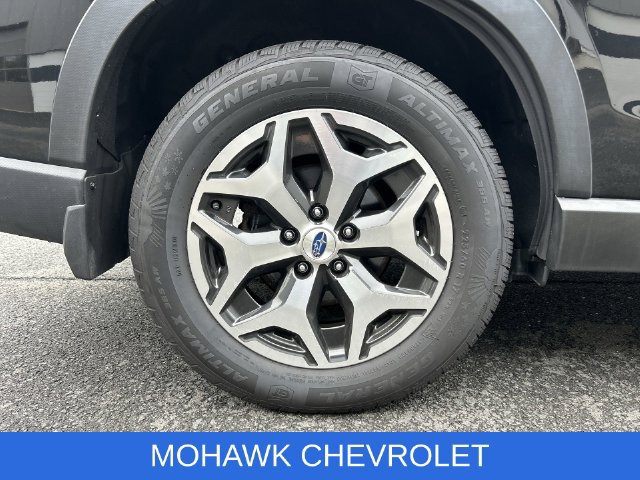 Used 2023 Subaru Forester Premium AWD/4WD image 34