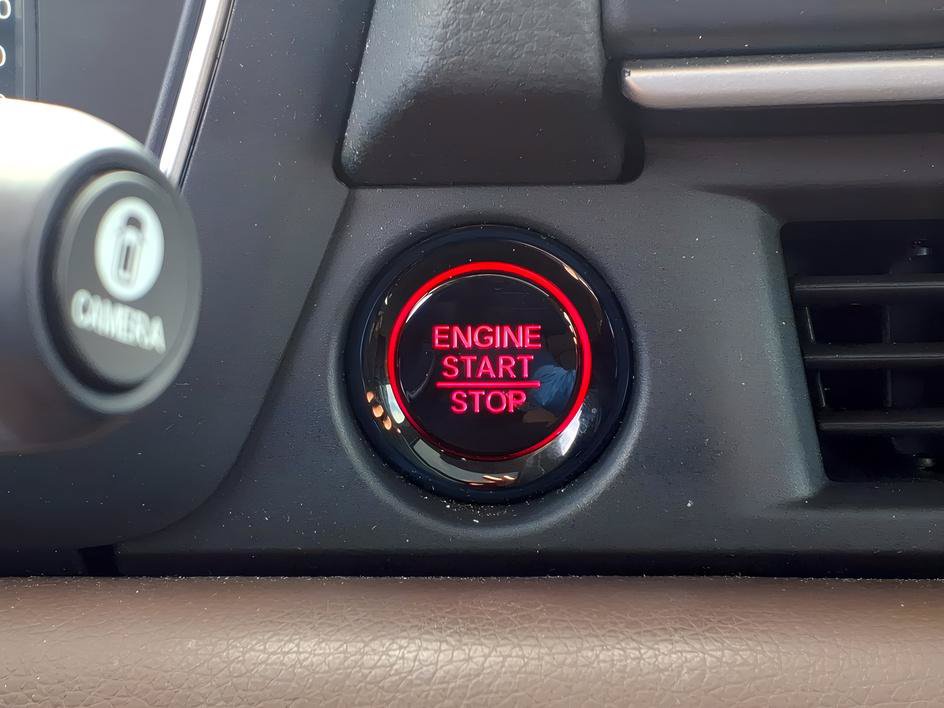 Used 2025 Honda Pilot Elite image 21