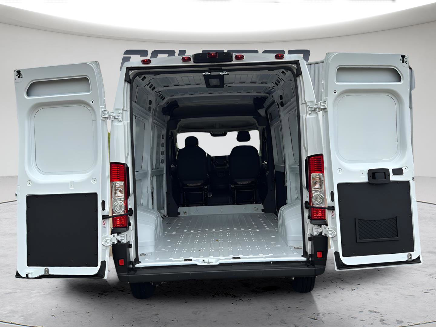 Used 2024 RAM ProMaster 2500 w/ Convenience Group FWD image 18