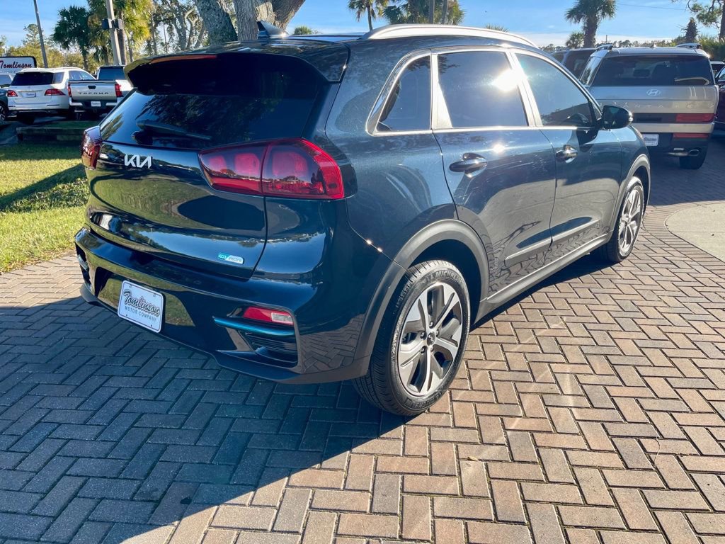 Used 2022 Kia Niro EX image 6