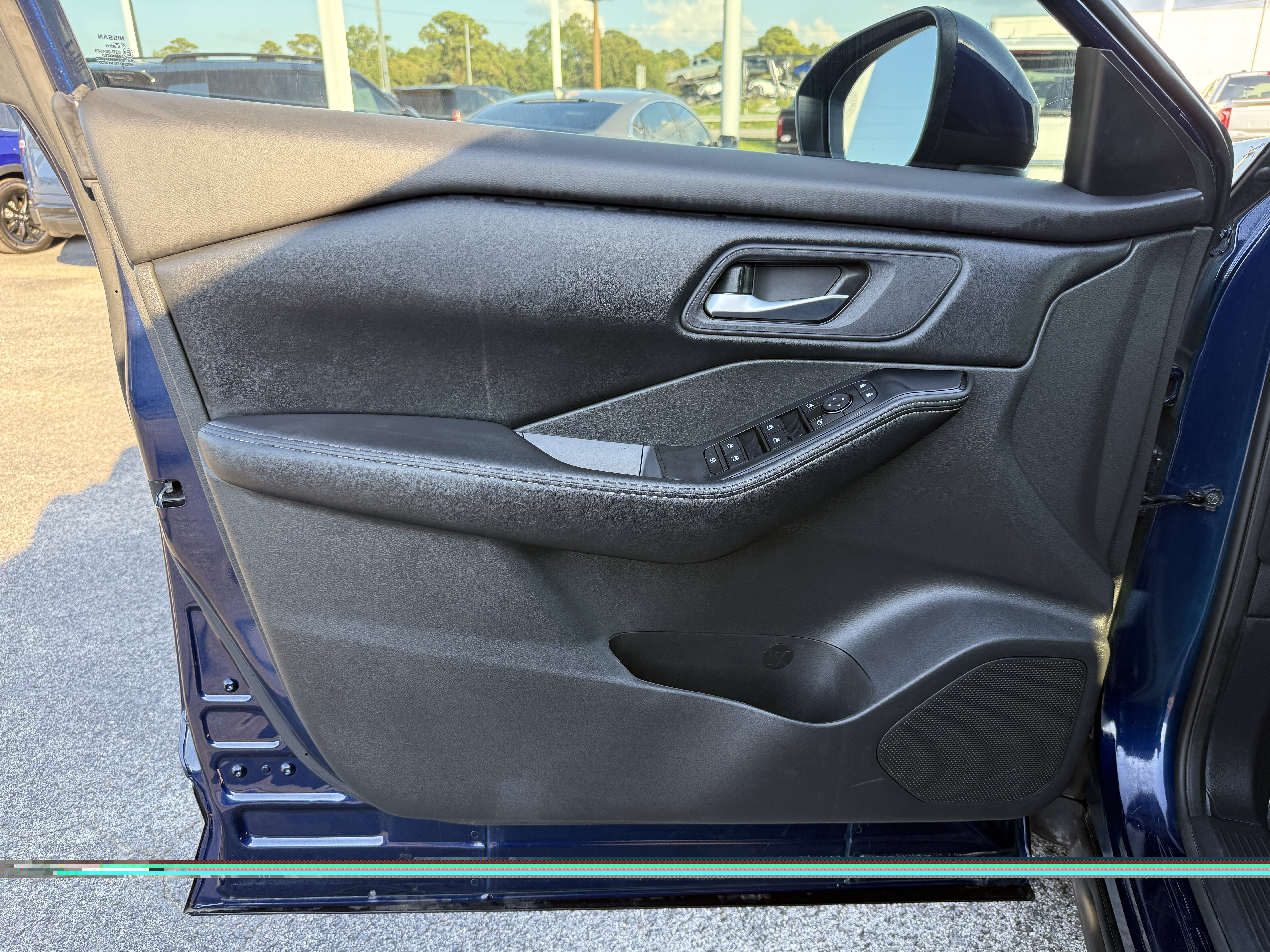 Used 2024 Nissan Rogue SV FWD image 12