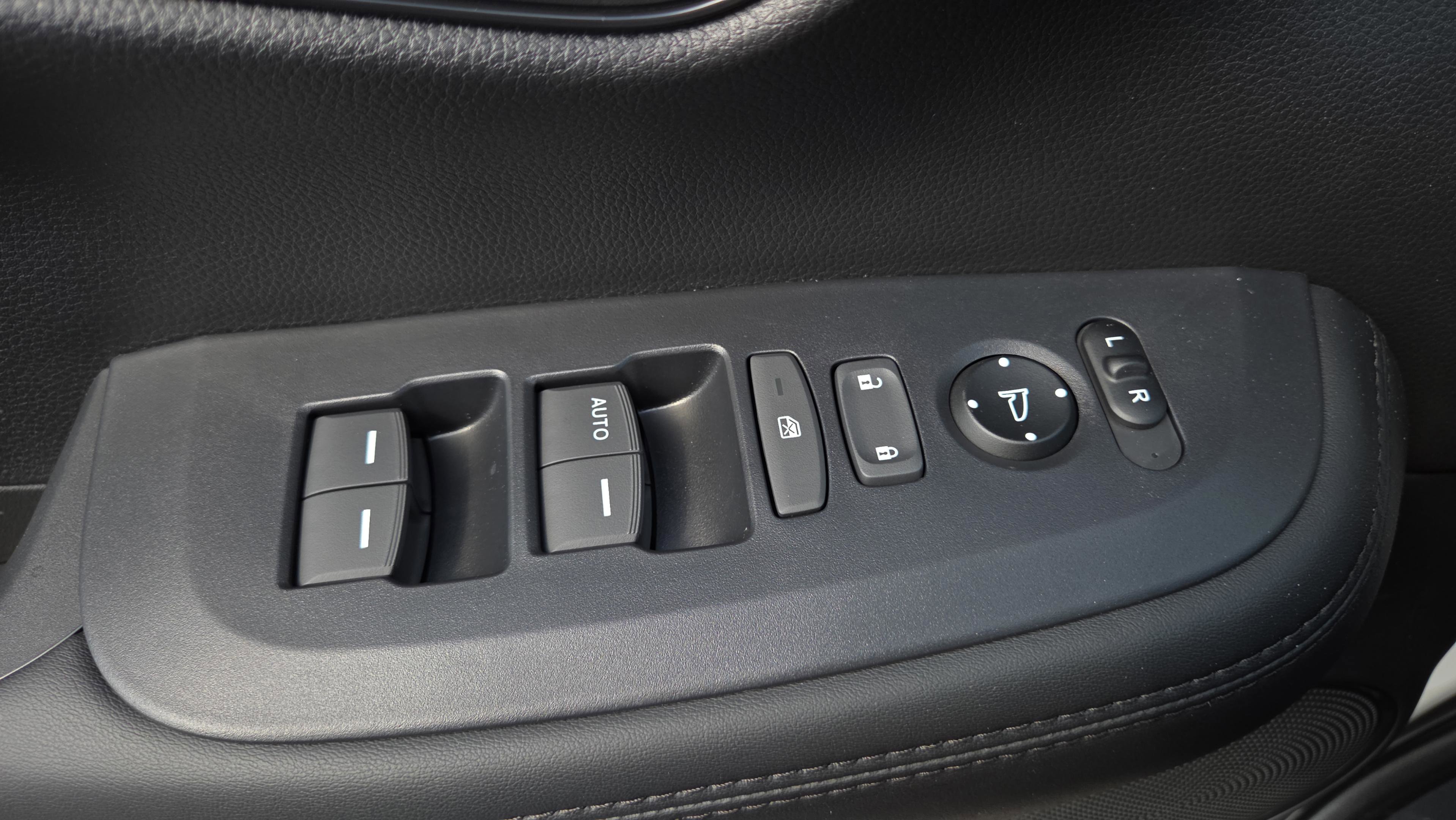 New 2026 Honda HR-V LX image 32