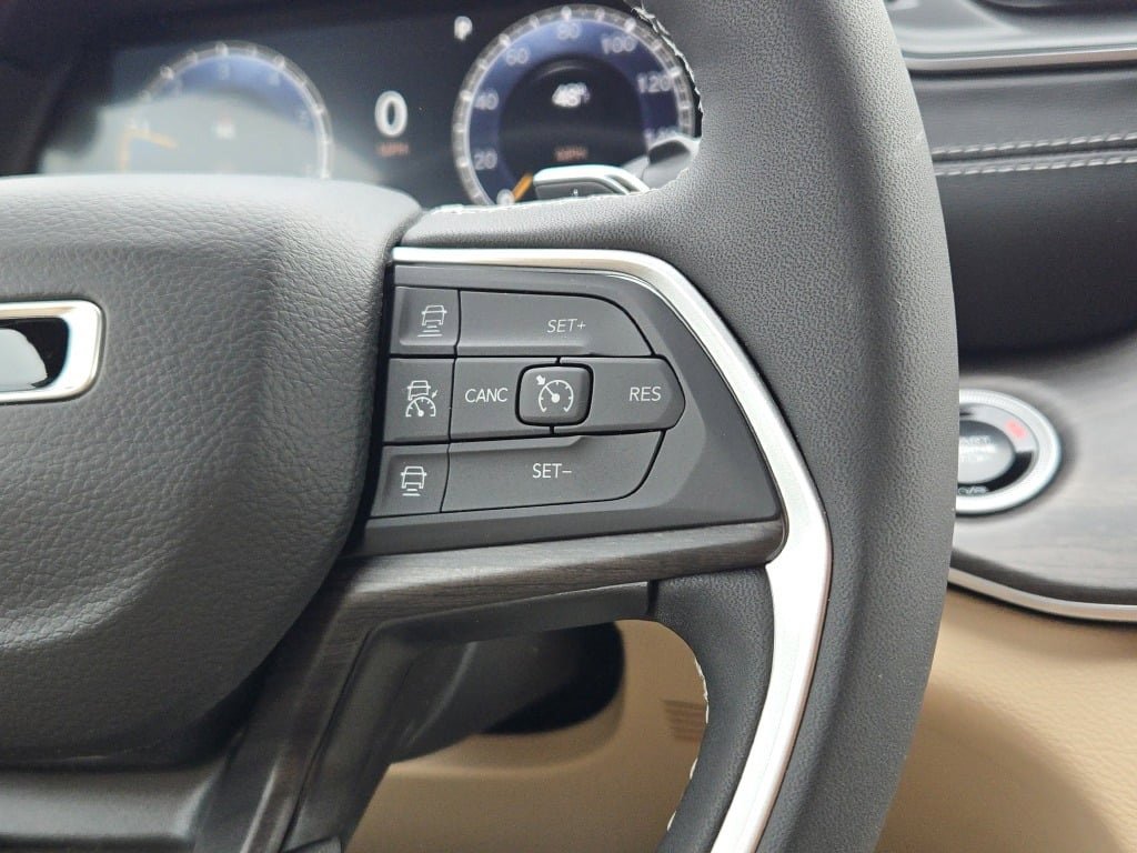 New 2025 Jeep Grand Cherokee Limited image 34