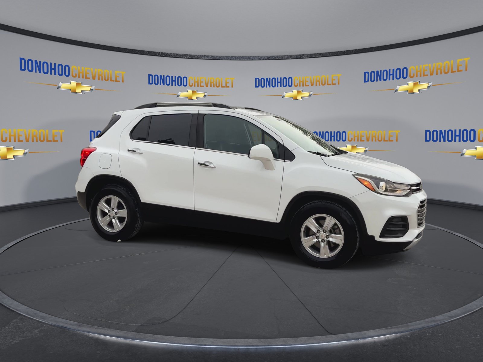 Used 2020 Chevrolet Trax LT w/ Sun & Sound Package FWD image 5