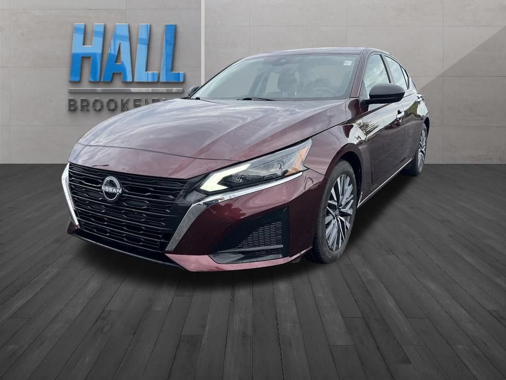 Used 2025 Nissan Altima 2.5 SV