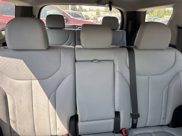 Used 2023 Hyundai Palisade SEL FWD image 14