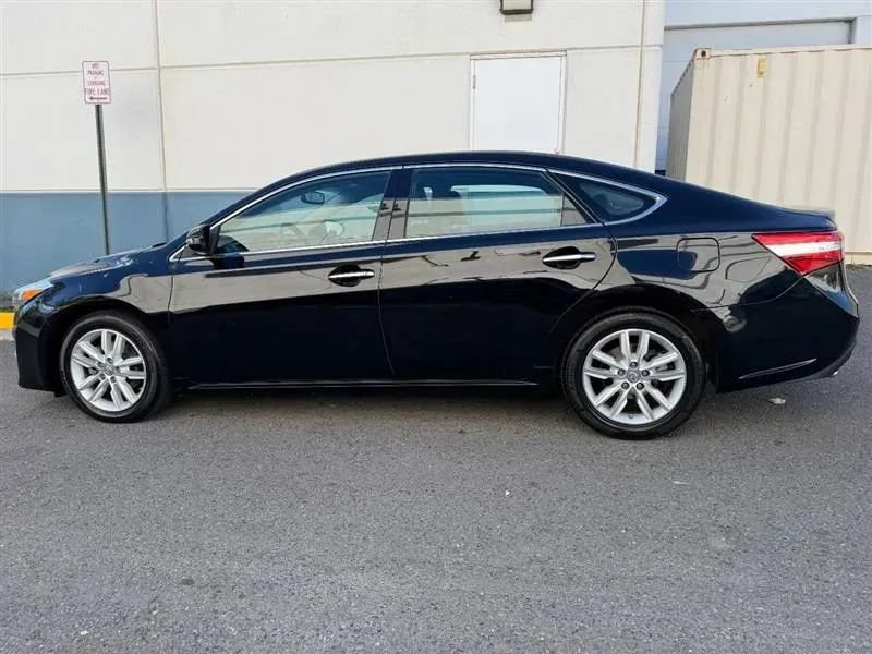 Used 2013 Toyota Avalon XLE Touring FWD image 8