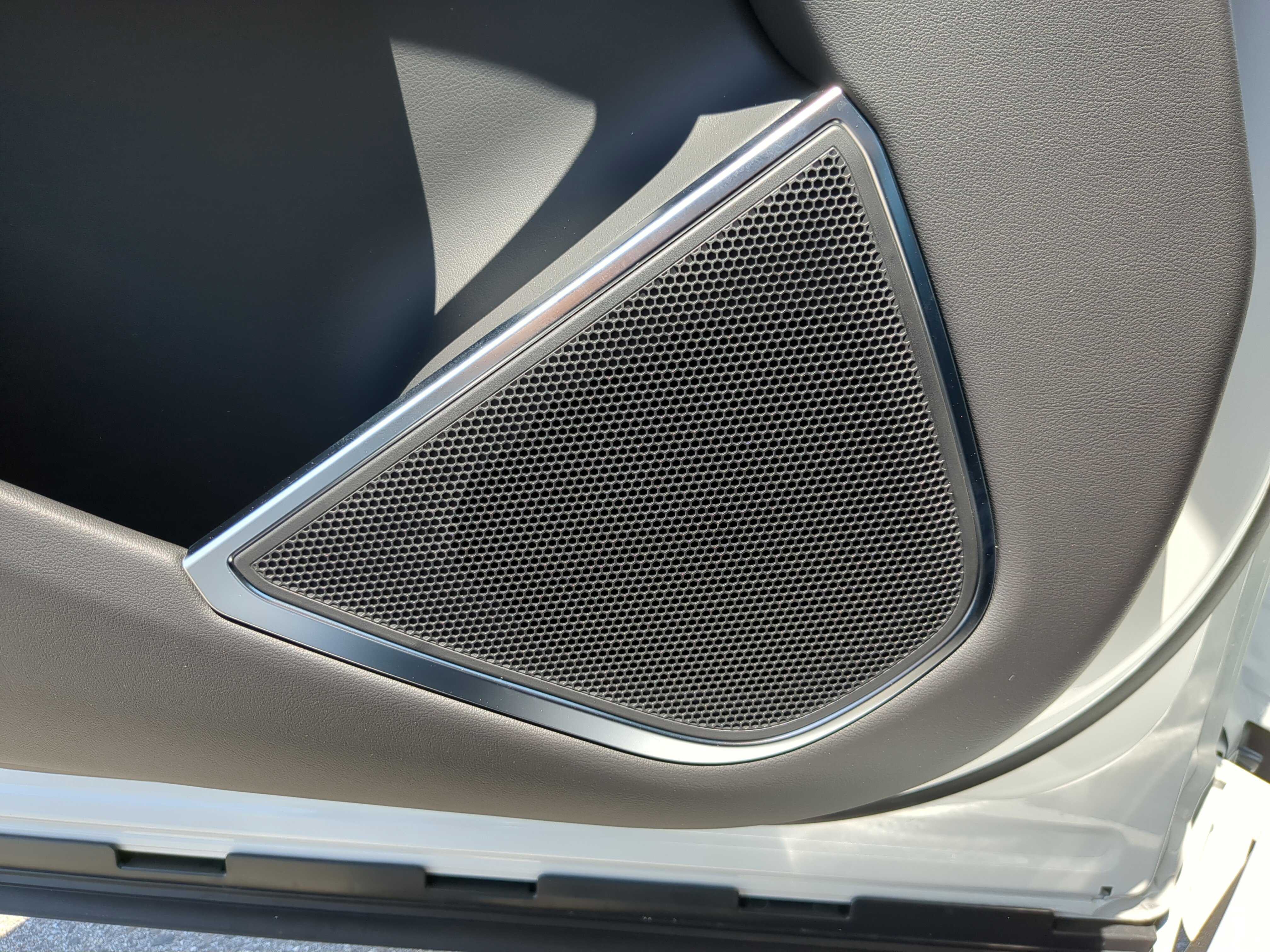 New 2026 Jaguar F-PACE R-Dynamic S image 16