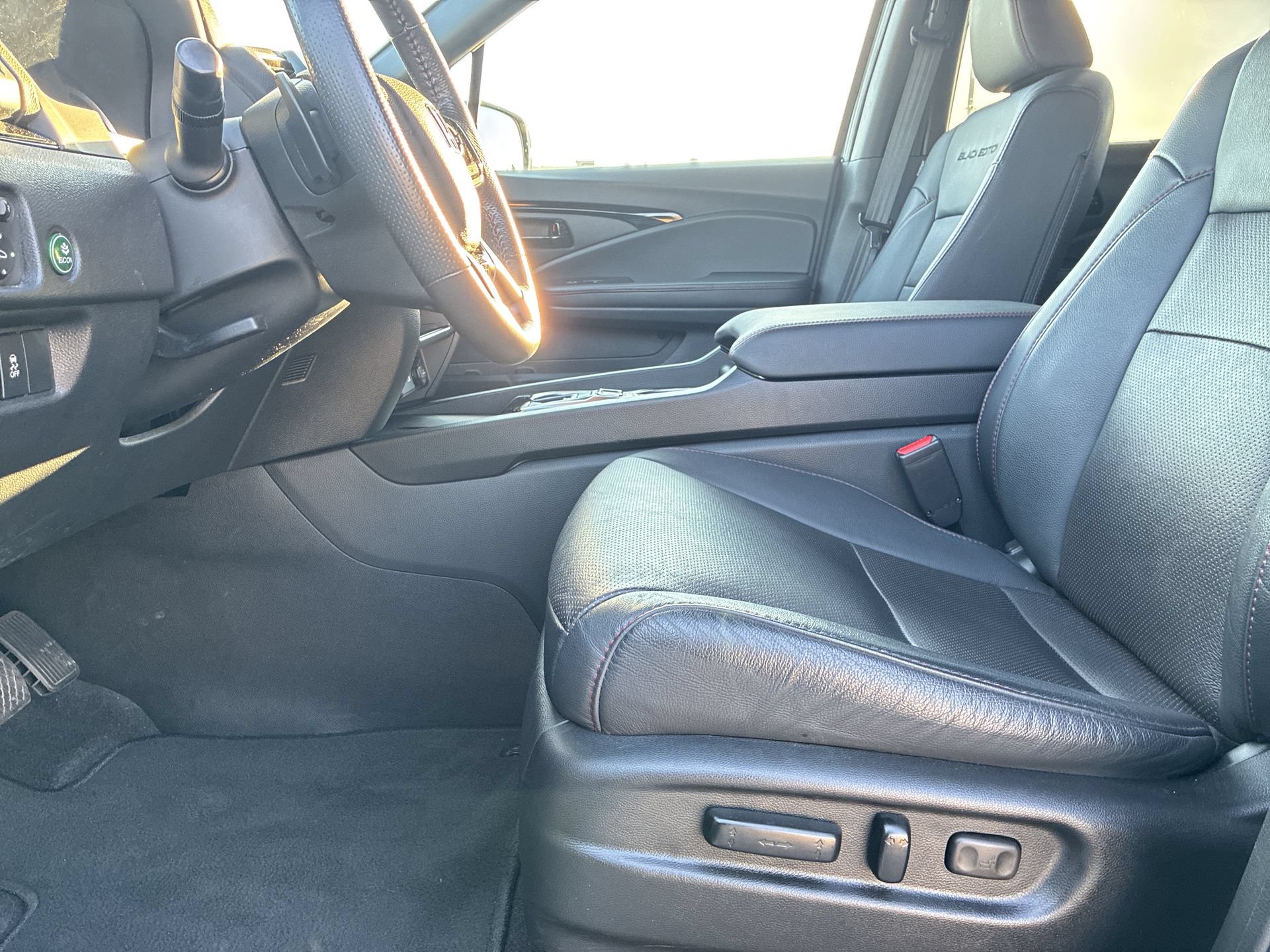 Certified 2024 Honda Passport Black Edition image 18