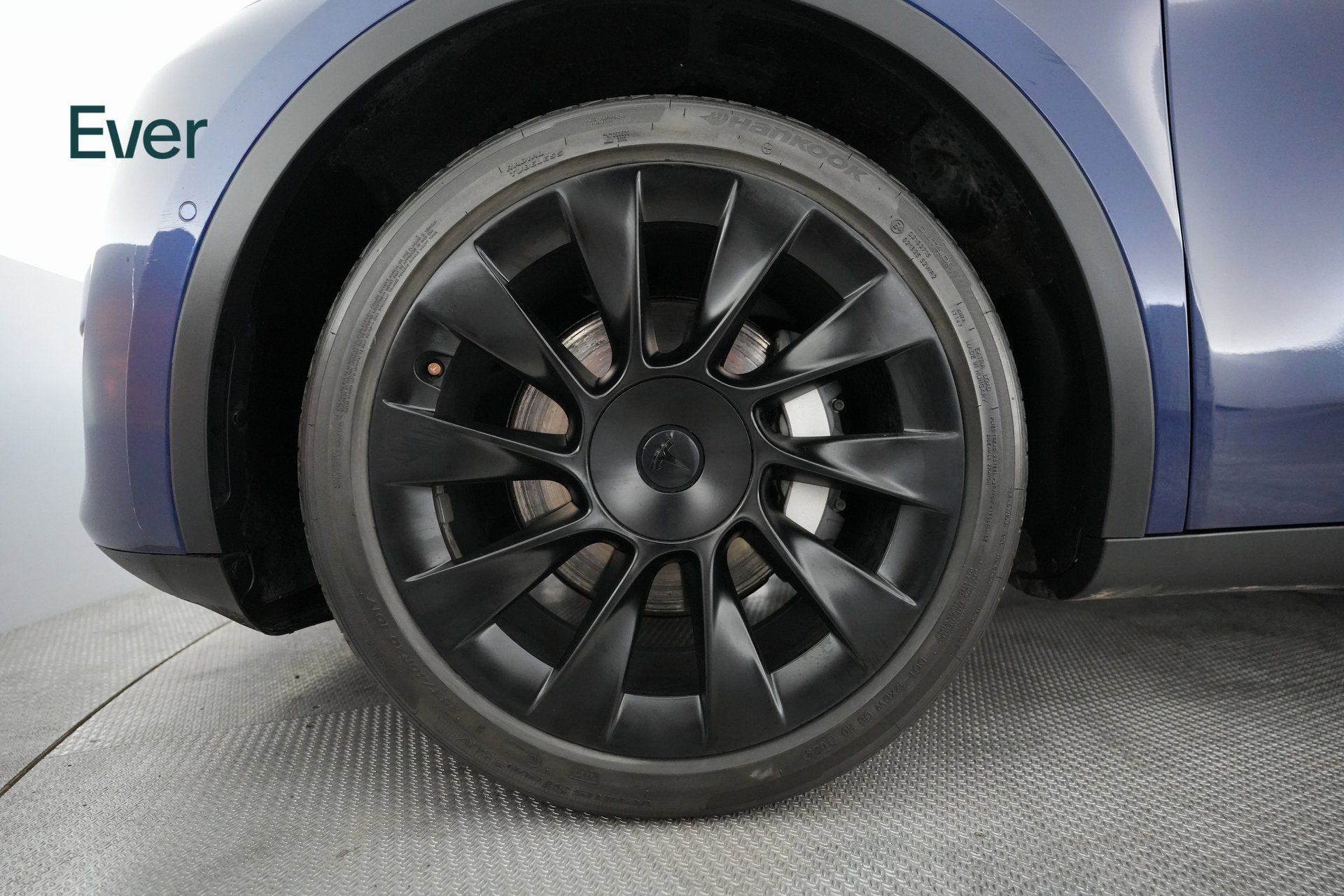 Used 2022 Tesla Model Y Long Range image 18