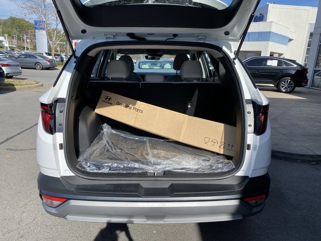 New 2025 Hyundai Tucson SE image 7