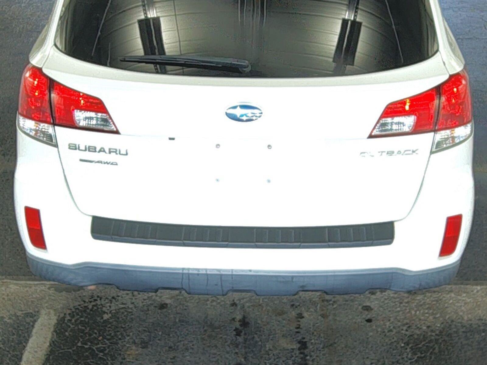 Used 2014 Subaru Outback 2.5i Limited AWD/4WD image 12