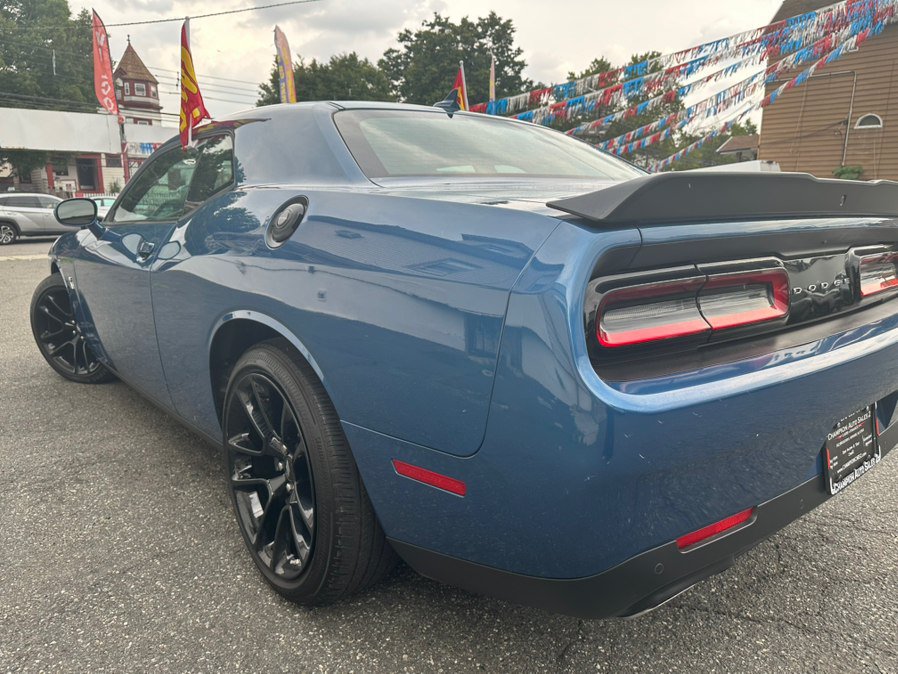 Used 2022 Dodge Challenger R/T Scat Pack RWD image 30