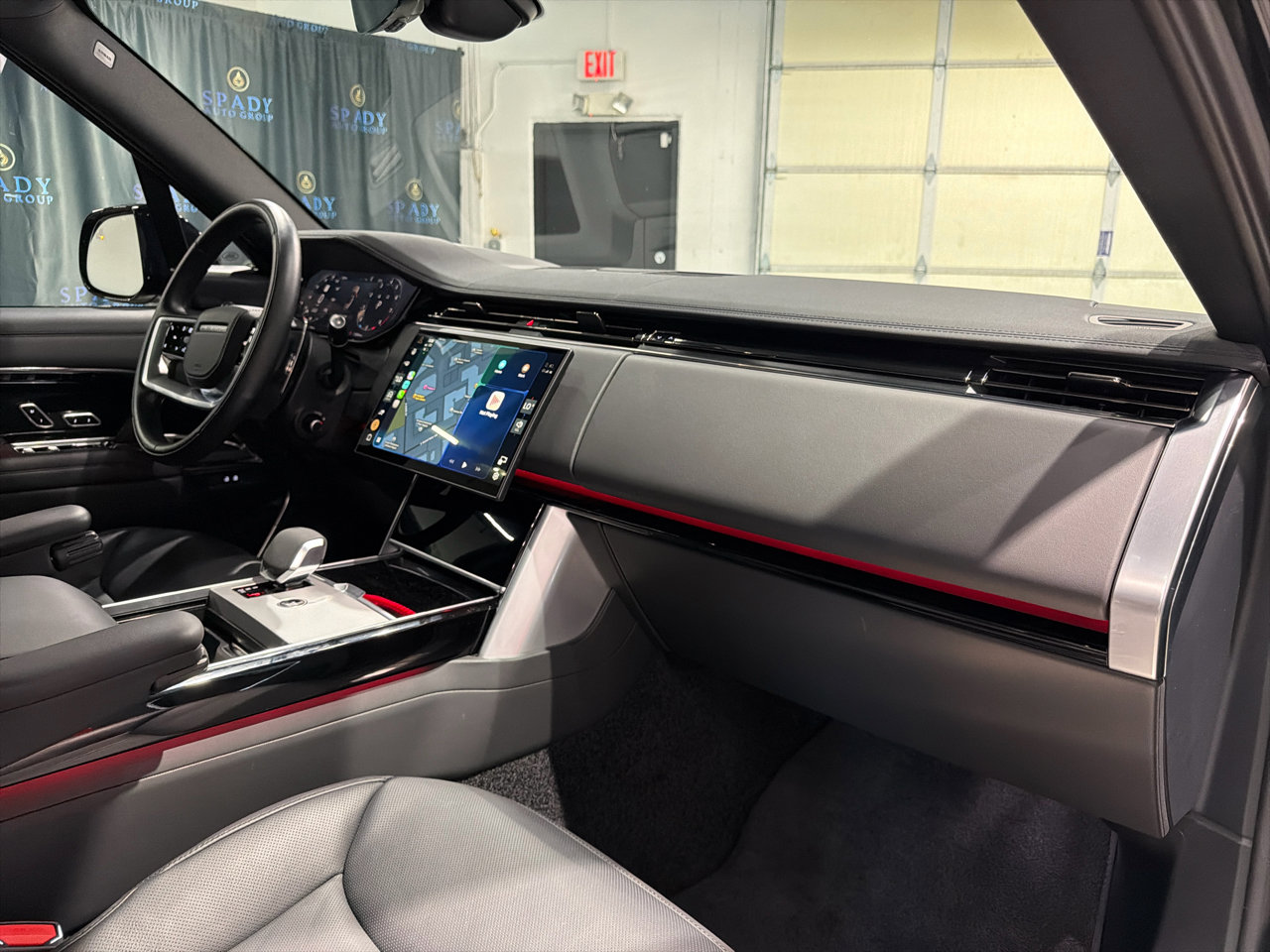 Used 2024 Land Rover Range Rover SE image 35