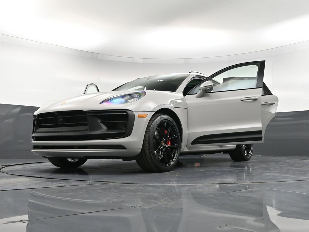 New 2026 Porsche Macan GTS AWD/4WD image 39