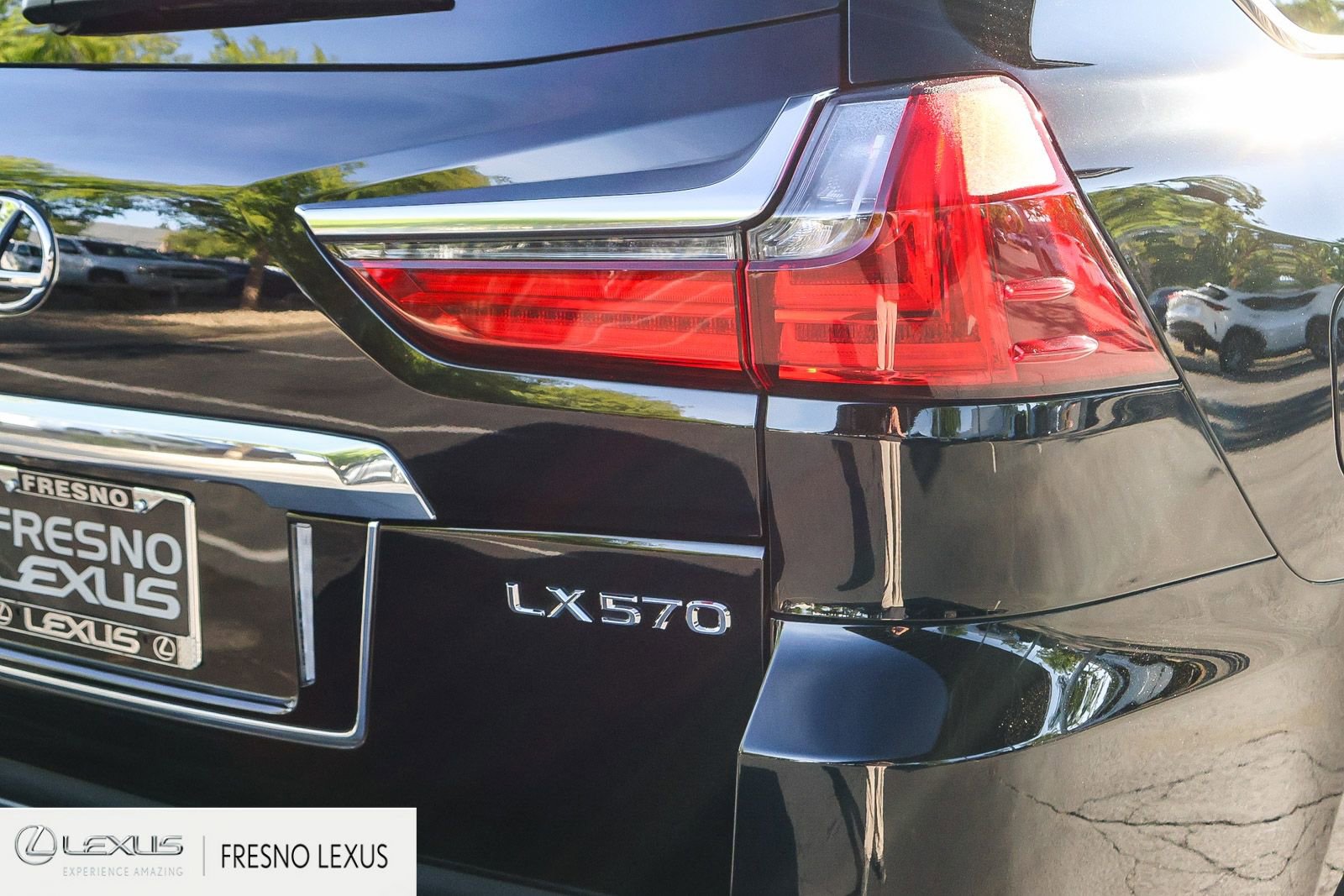 Used 2019 Lexus LX 570 4WD w/ Luxury Package image 7