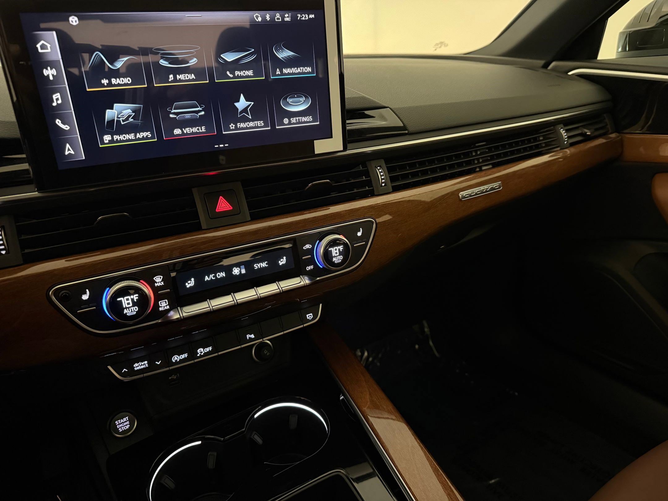 Used 2025 Audi A4 2.0T Premium w/ Convenience Package image 22
