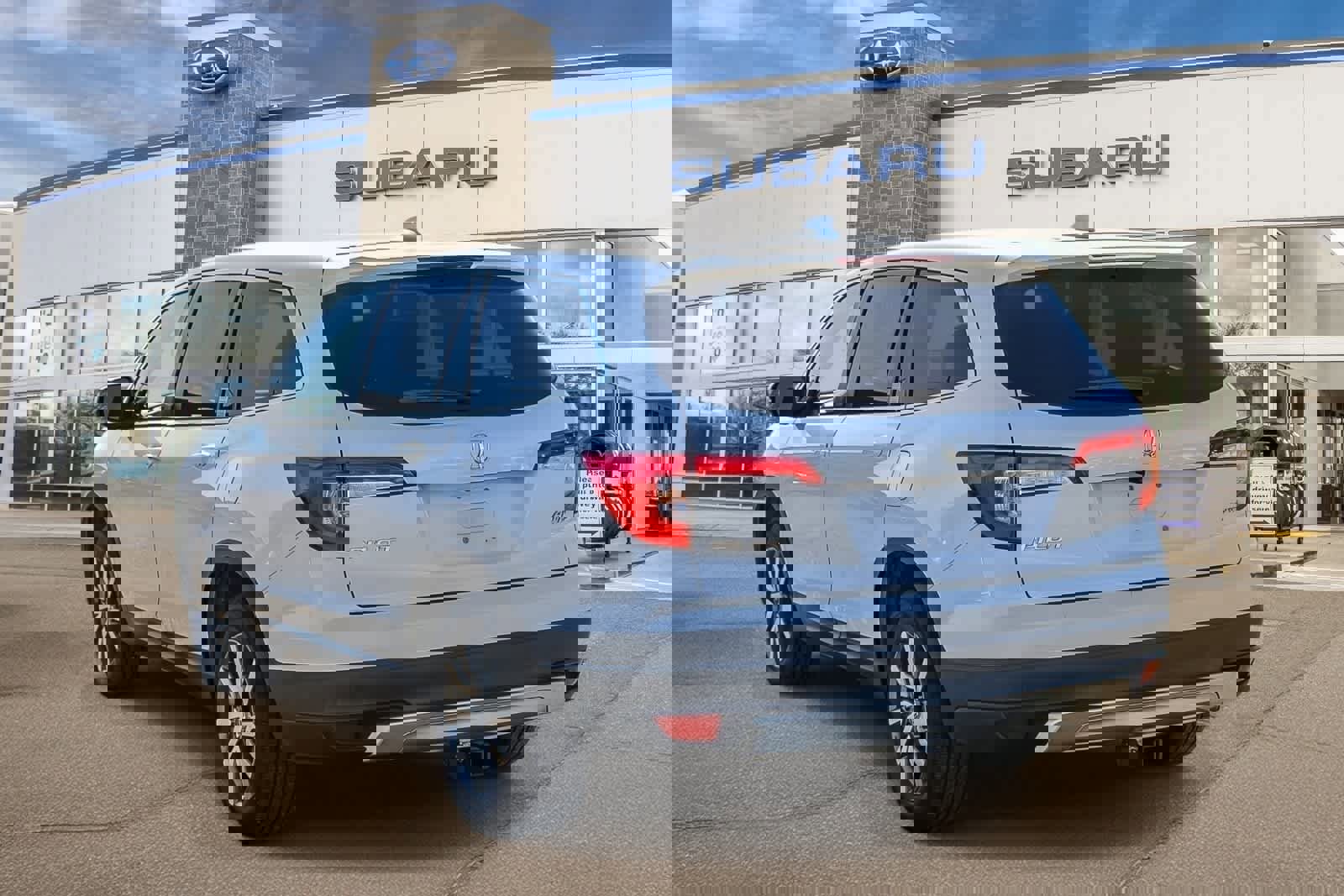 Used 2020 Honda Pilot EX image 2