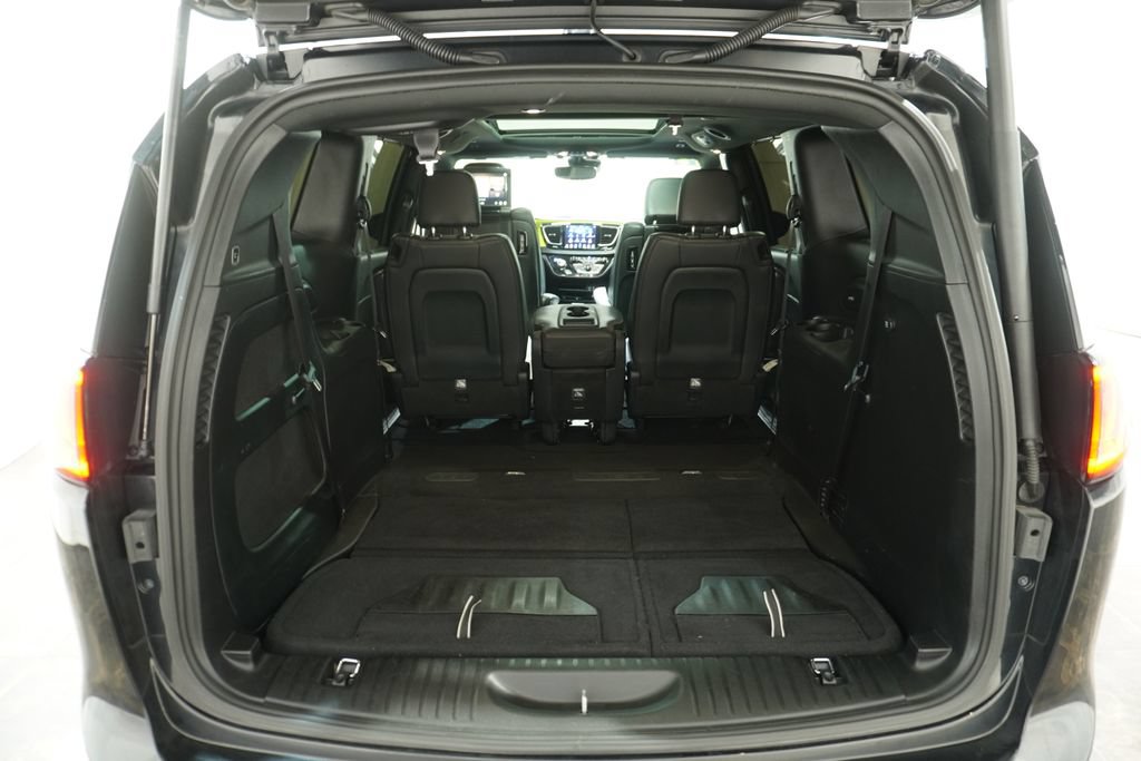 Used 2019 Chrysler Pacifica Touring-L FWD image 6
