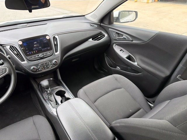 Used 2025 Chevrolet Malibu LT FWD image 19