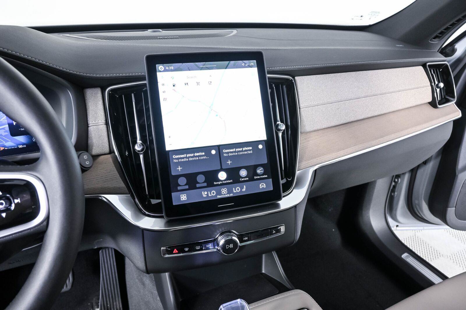 New 2026 Volvo XC90 B6 Plus w/ Protection Package Premier AWD/4WD image 6
