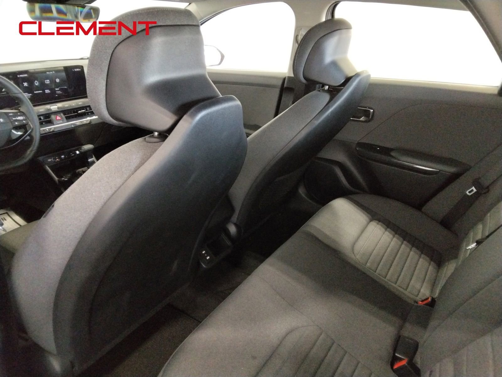 Used 2025 Kia K4 EX image 32