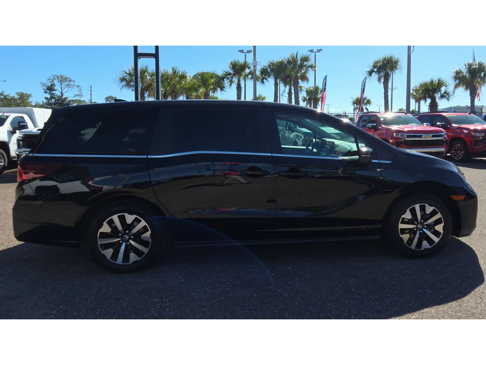 Used 2025 Honda Odyssey EX-L image 9