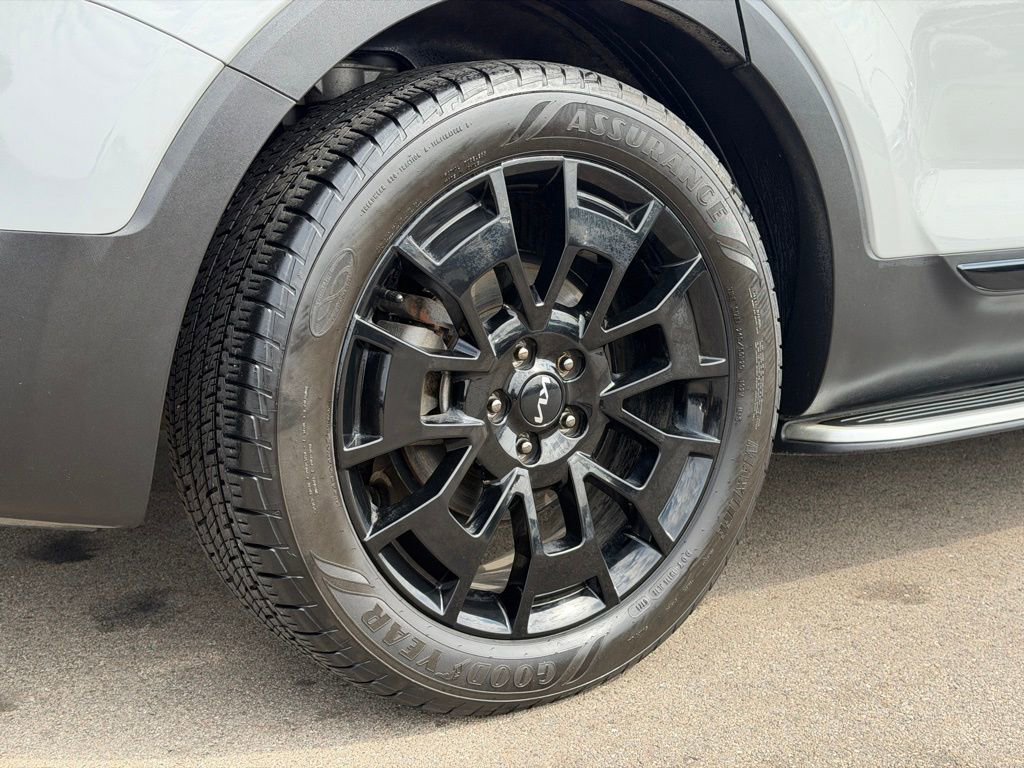 Used 2022 Kia Telluride SX w/ SX Prestige Package image 26