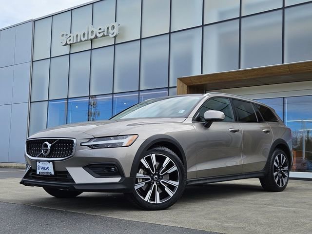 Used 2021 Volvo V60 T5 Cross Country w/ Advanced Package image 1