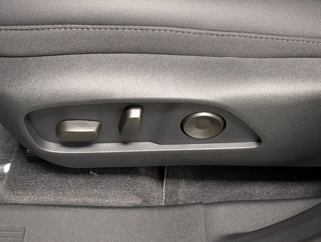 New 2027 Chevrolet Equinox LT w/ Convenience Package II FWD image 10