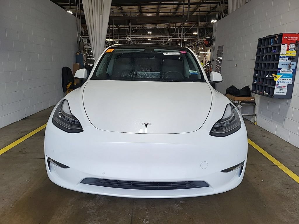 Used 2022 Tesla Model Y Long Range AWD/4WD image 2