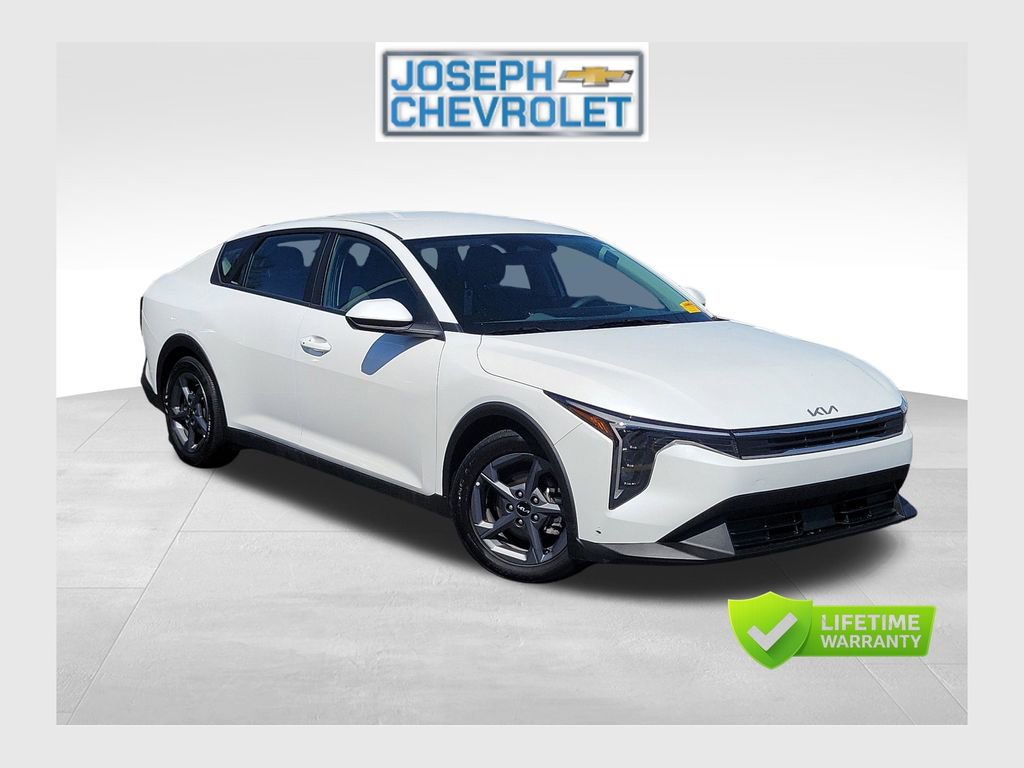 Used 2025 Kia K4 FWD image 1