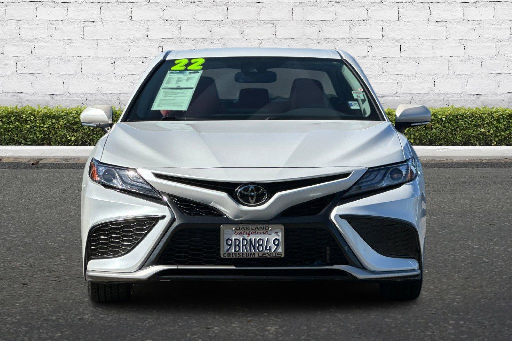 Used 2022 Toyota Camry XSE FWD image 9