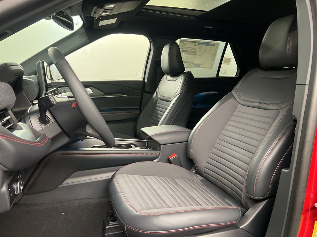 New 2026 Ford Explorer ST-Line w/ ST-Line Street Pack image 28