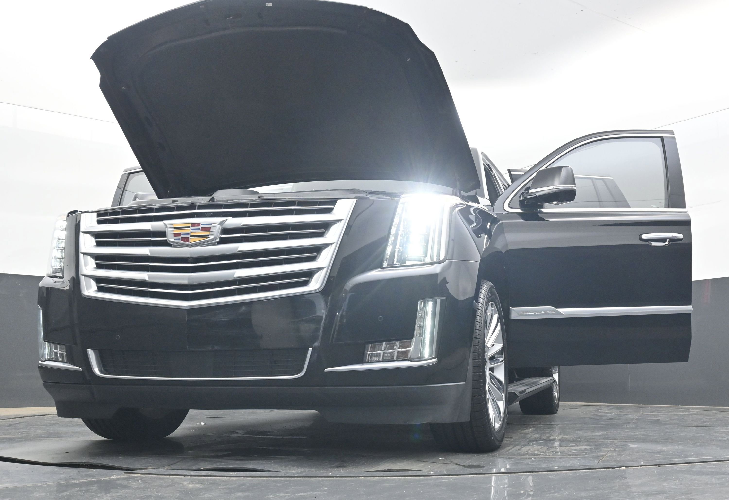 Used 2016 Cadillac Escalade Platinum AWD/4WD image 41