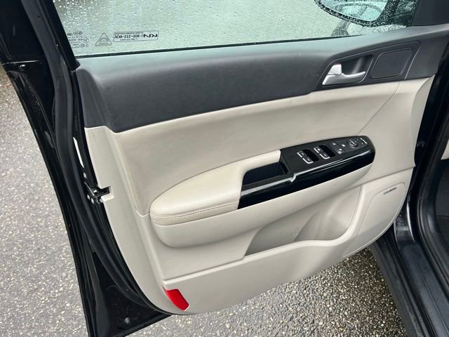 Certified 2022 Kia Sportage EX w/ EX Technology Package image 9