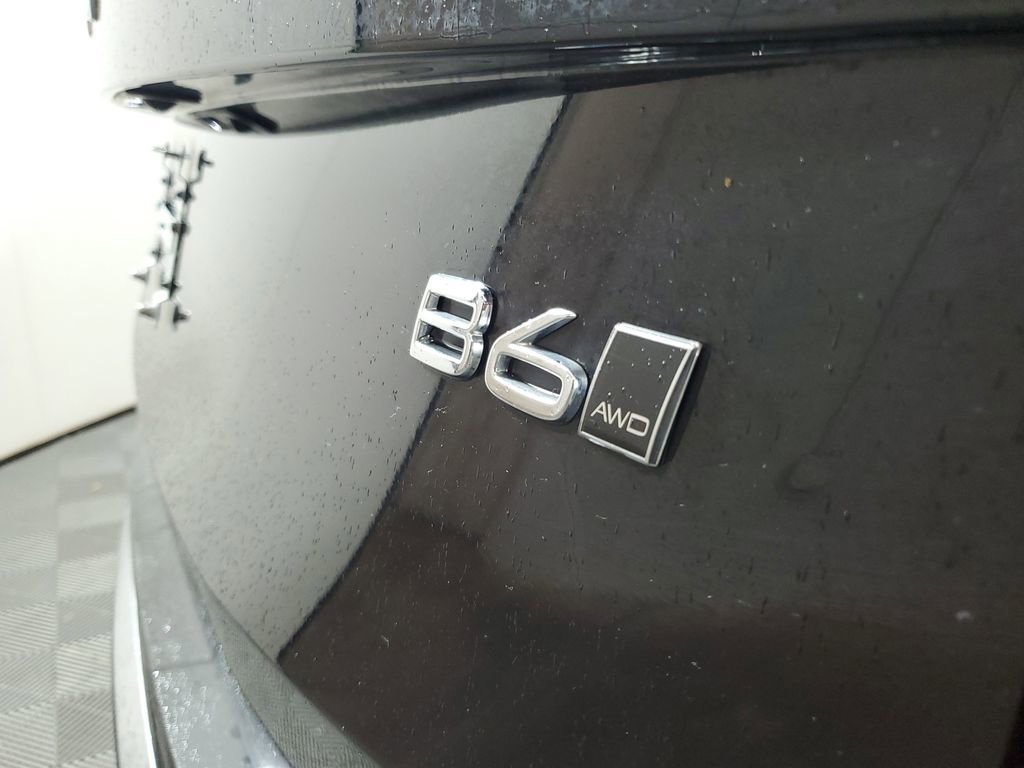 Certified 2025 Volvo XC90 B6 Plus image 9