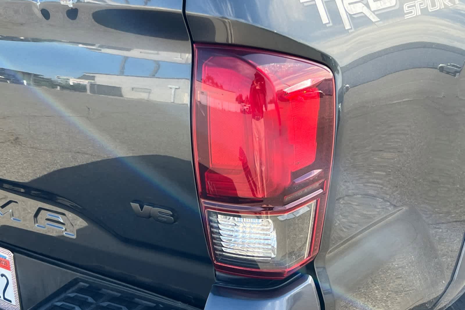Used 2018 Toyota Tacoma TRD Sport w/ Technology Package AWD/4WD image 18